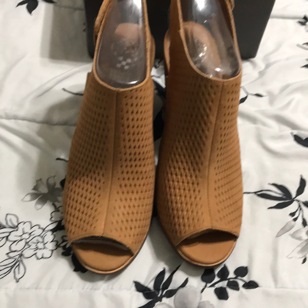 Vince camuto hills